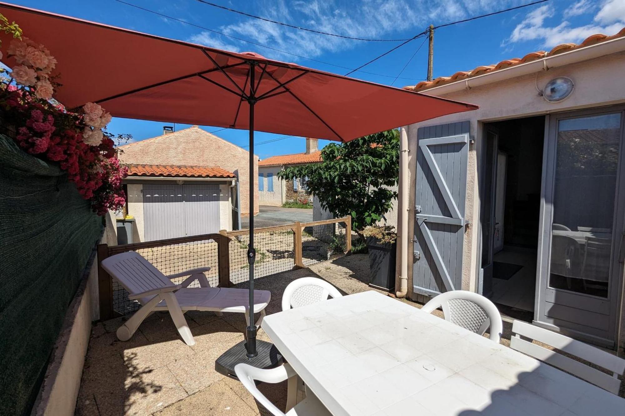 Spacious Nest With Terrace Near The Beach Saint-Hilaire-de-Talmont Exterior photo
