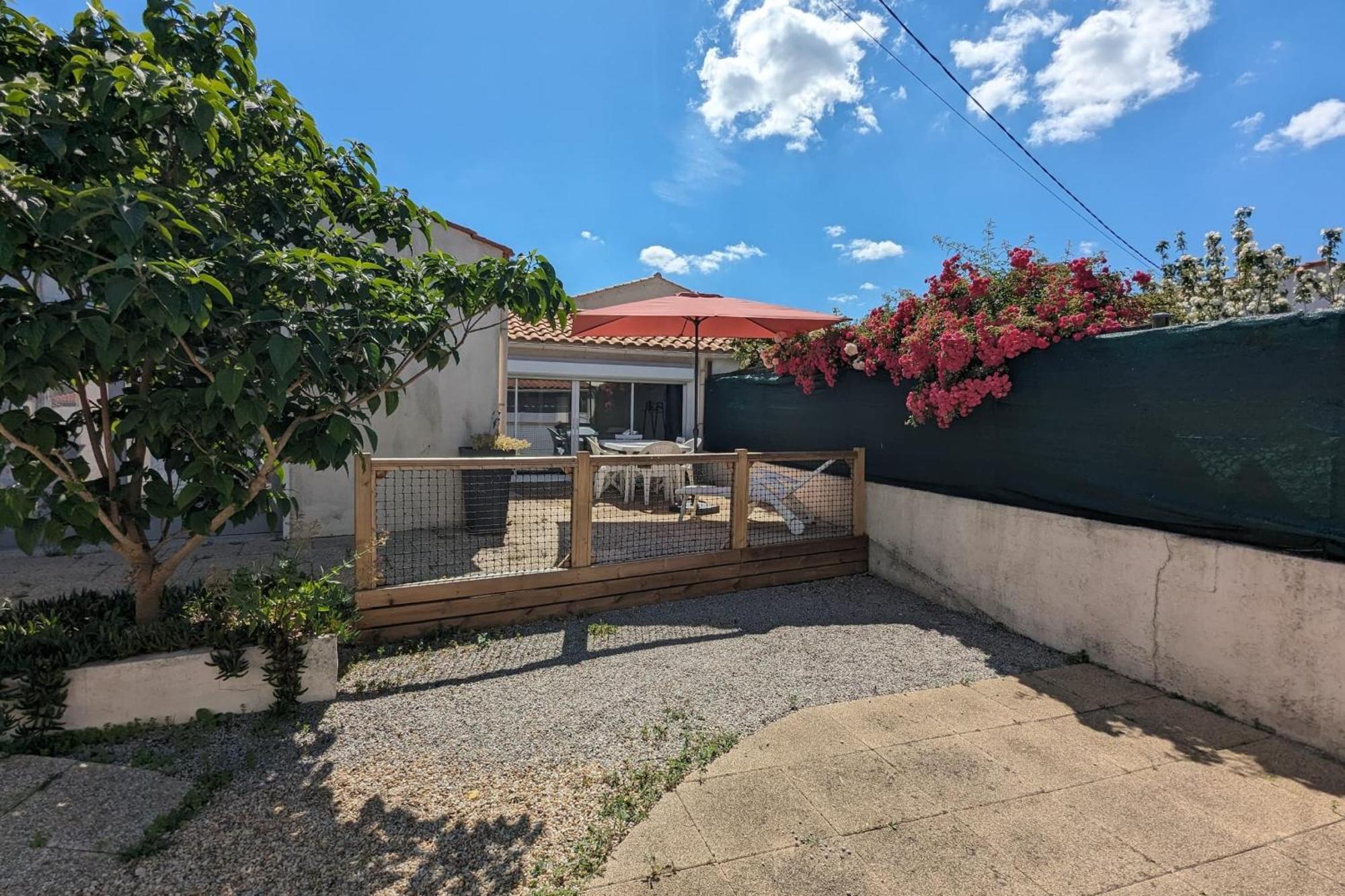 Spacious Nest With Terrace Near The Beach Saint-Hilaire-de-Talmont Exterior photo